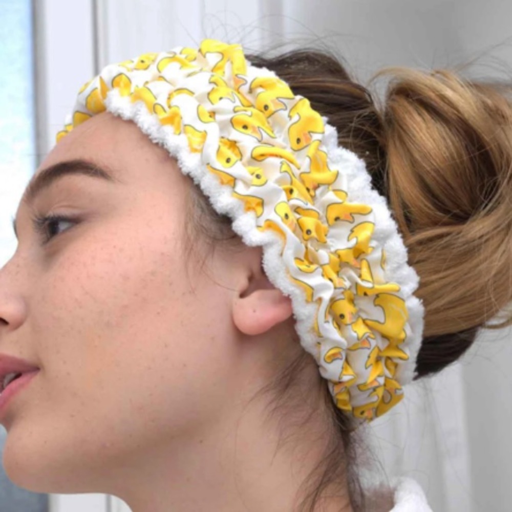 2 beauty headbands made with bamboo